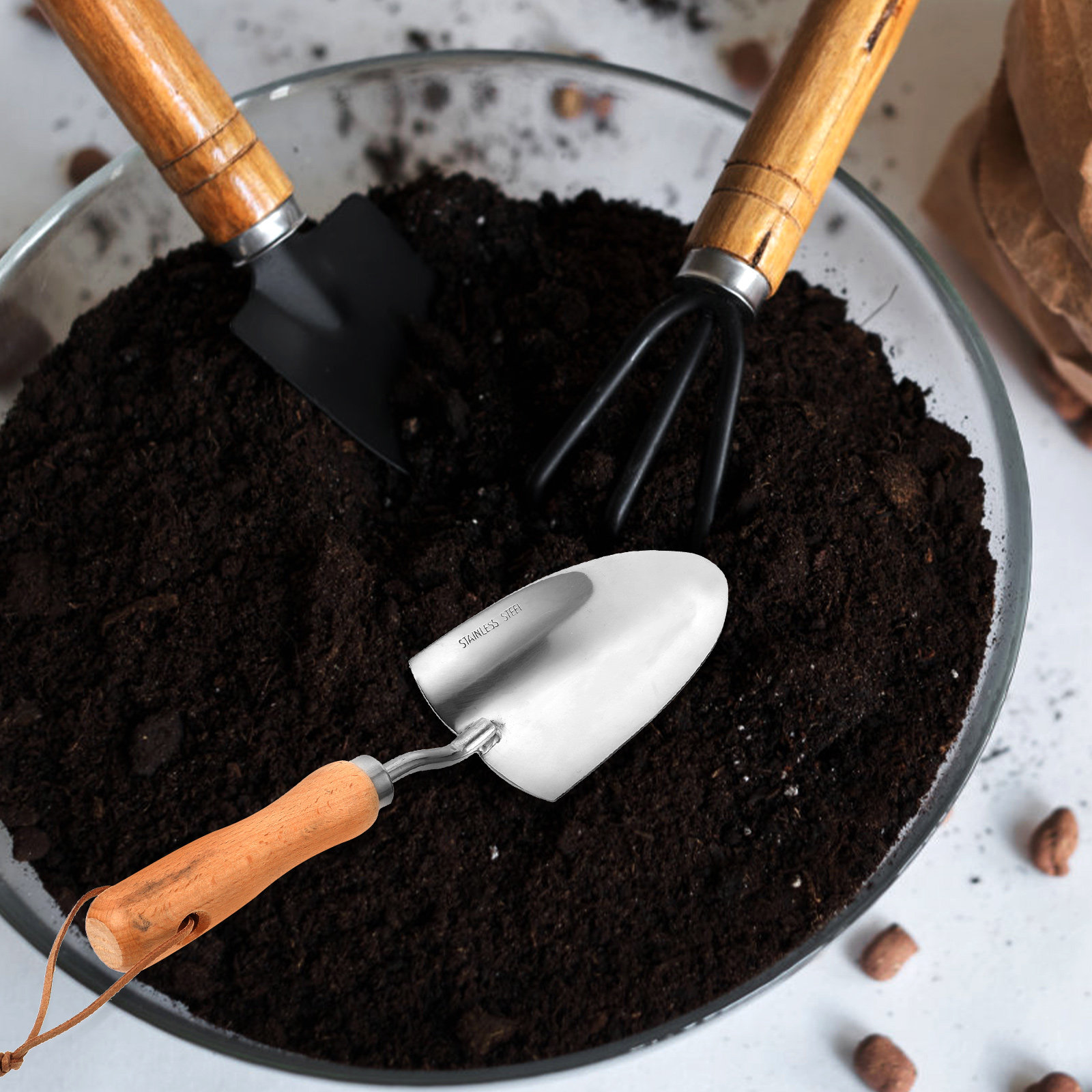 Premium Stainless Steel Hand T - مراجعة Garden Hand Trowel وسعره